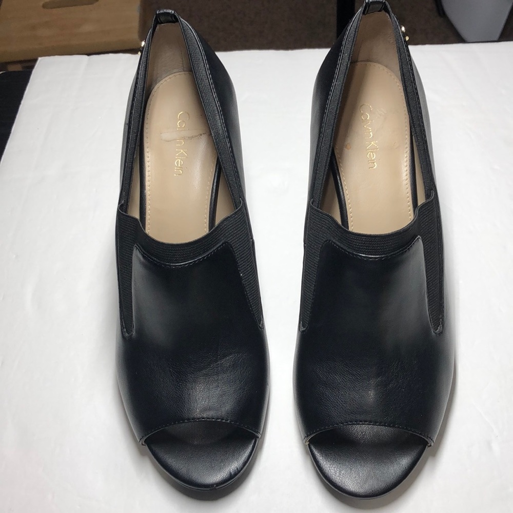 Calvin Klein black open toe heel booties size 8.5